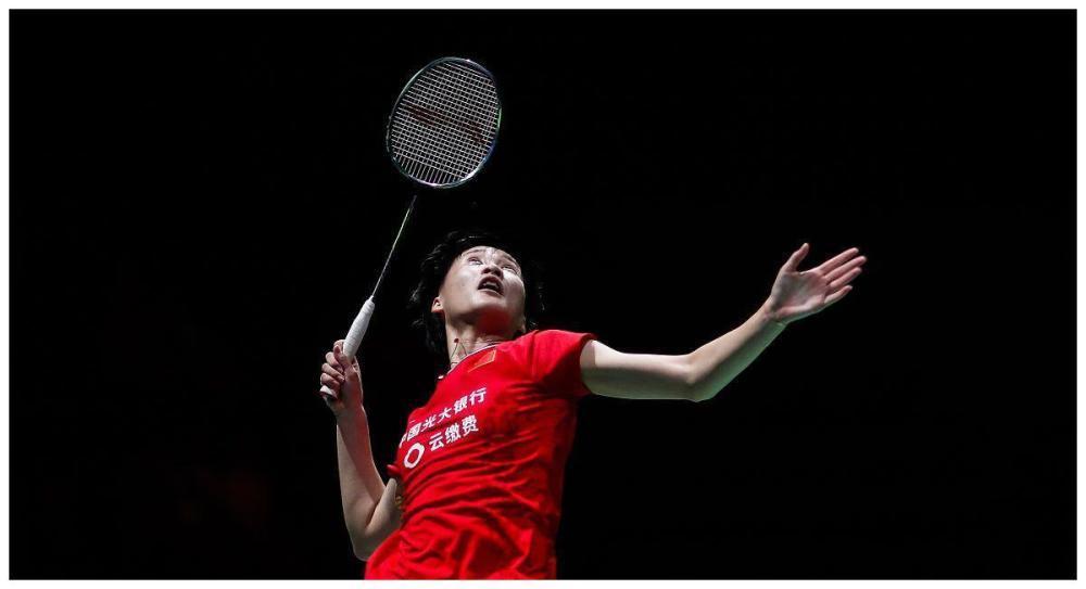 雕像虽然是 雕像虽然是