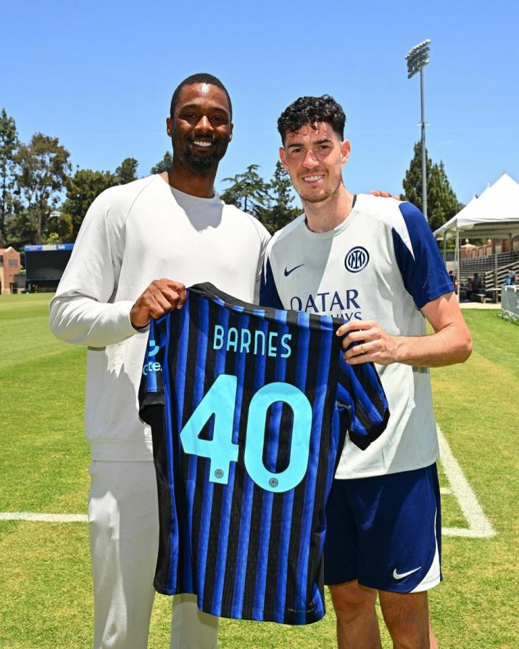 的边卫对抗 的边卫对抗