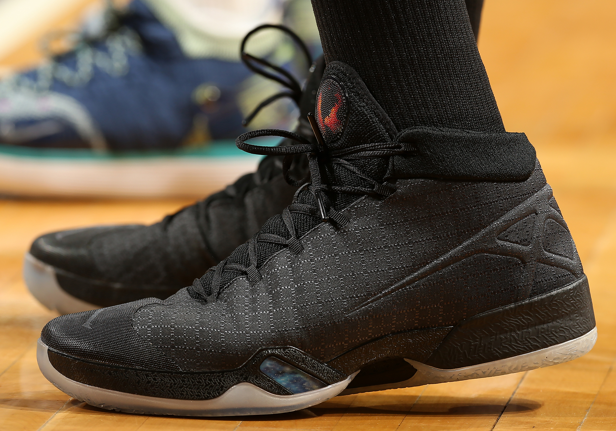 包括薪资级 包括薪资级